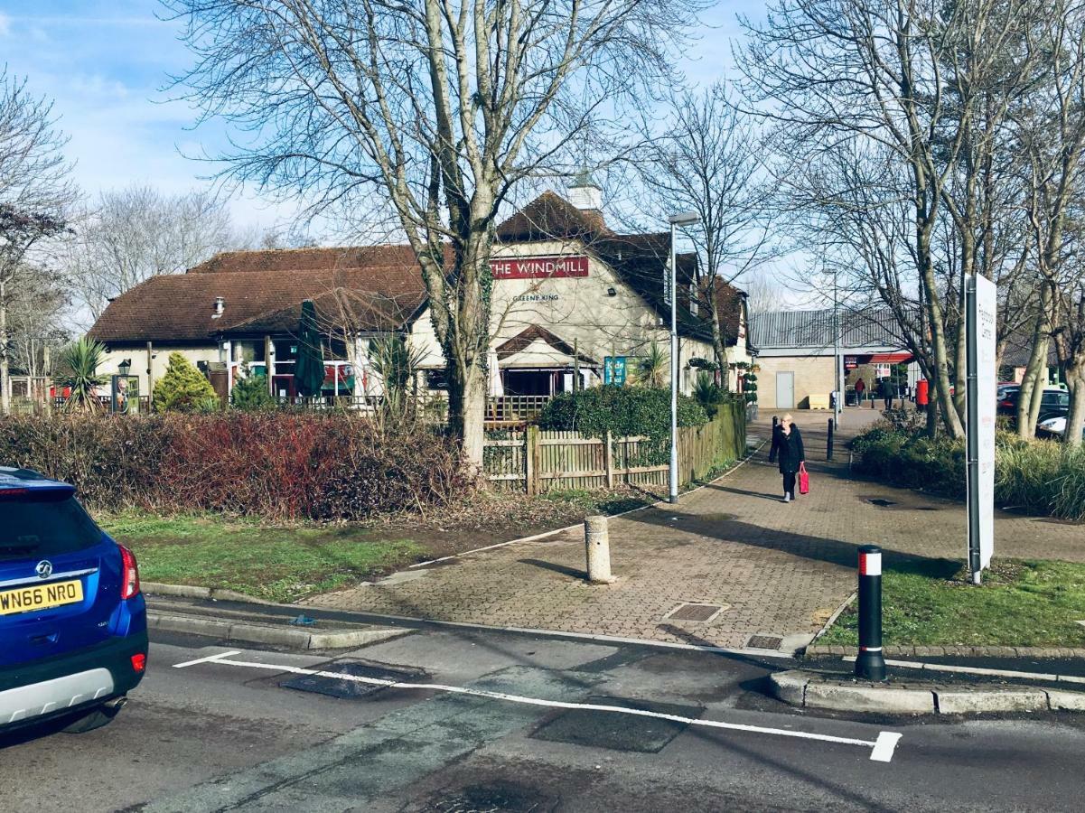 Travelling Stop Swindon Exterior foto